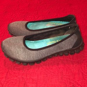 Skechers flats